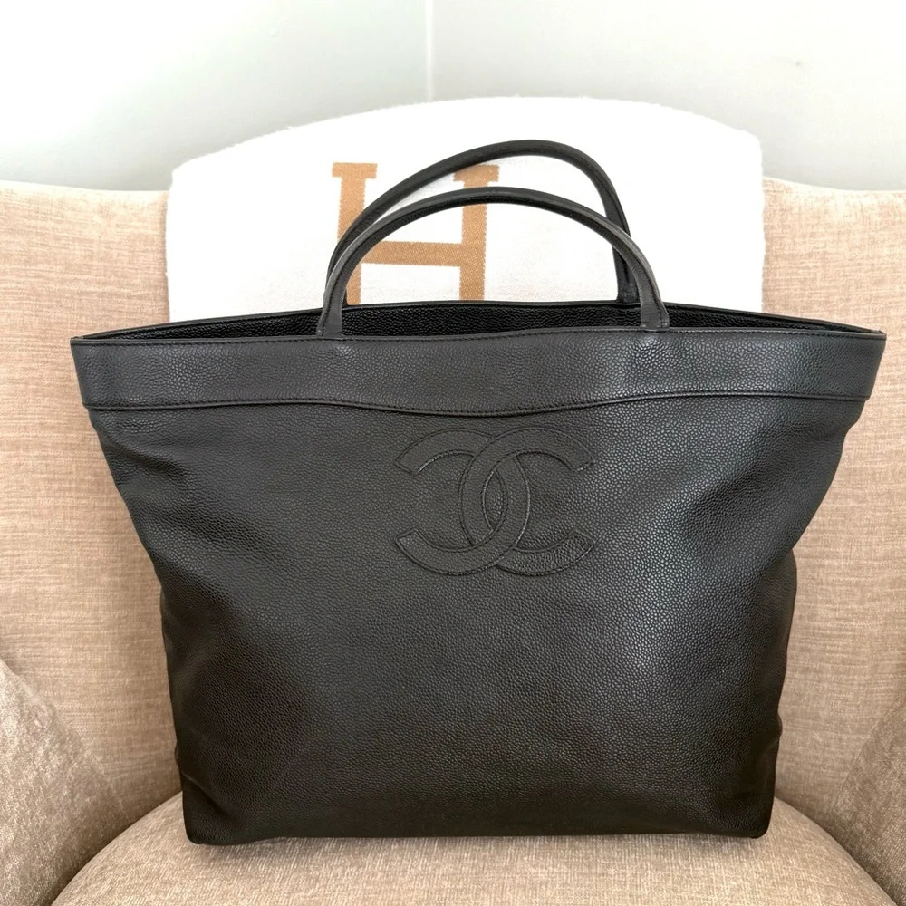 Authentic Chanel Caviar leather CC Timeless Tote Bag black leather medium